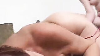 Geilen Orgasmus in der Zigarettenpause
