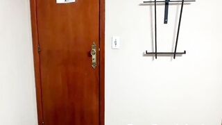 Pagando corrida do moto taxi (Sexo grupal huge sex party Brazilian)