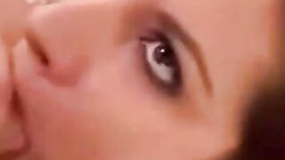 Abspritzen mit einem Facial - Amateur Hardcore Webcam