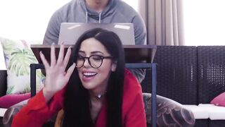 MILF Julia De Lucia gives sloppy BJ while wearing butt plug