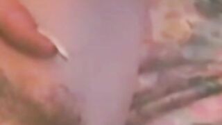 Vintage dykes have fun in jacuzzi before tongue fucking