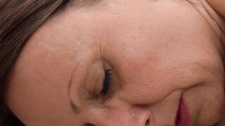 Oiled mature woman Linda G fingered and fucked by masseur