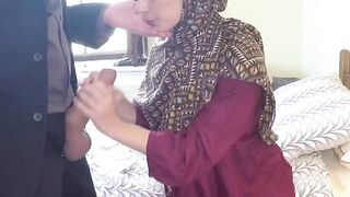 Amateur babe with hijab getting her pussy smashed