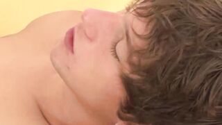 Passionate morning full of barebacking and cum splashing