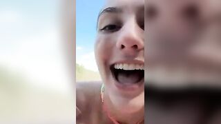Vous pouvez sucer et baiser dans un bateau sur le lac