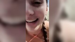 Vous pouvez sucer et baiser dans un bateau sur le lac