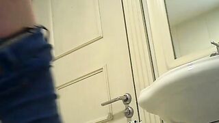 Toilet 3