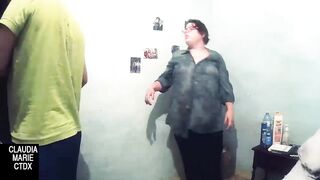 Te lavo los ojos con semen y pongo todo mi