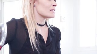 Lusty MILF seduces a lesbian teen with the help of vine