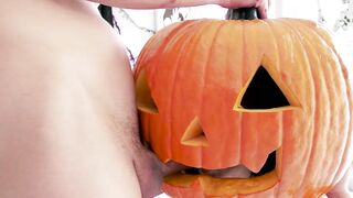 Naughty stepmom Tia Cyrus gives blowjob through pumpkin head