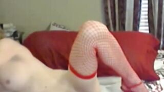TS stunner Tyra Scott inserts dildo while wanking