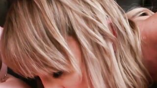 Horny tranny Lena Kelly and fellow tbabe blow each other
