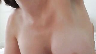 Milf se tape son beau fils et supplie de jouir