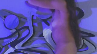 Stella rose essaie de nombreux sex toys en solo
