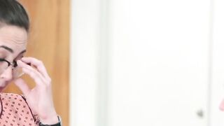 Slutty Geneva King shows her special skill to her teacher