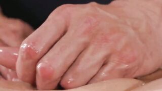 Tranny Alexa La Flor enjoys dick massage