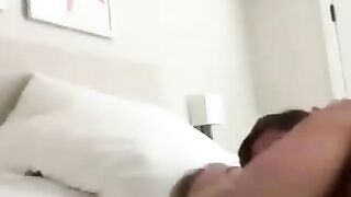 Une blonde sexy se fait baiser avec passion