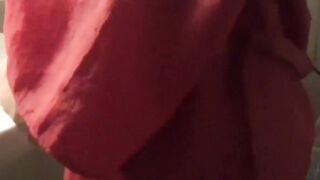Busty mature babe fingers her pussy solo after shower