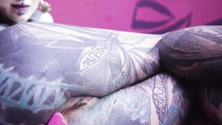 Anuskatzz plays with a variety of butt plugs