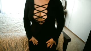 Fat Ass Cougar Loves to Rides