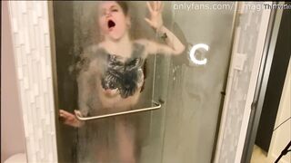 Shower sex with alt enby Penelope Raven