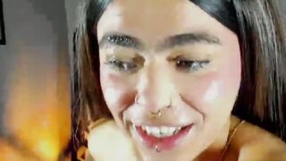 Sweet Babe Finger Her Asshole On Cam