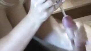 otipă se în face un masaj si în metroduce o sonda vibranta in penis am ejagulat de 2