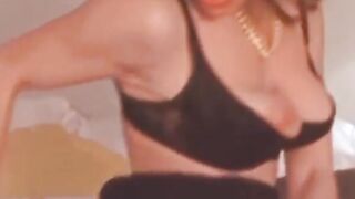 Classics babe Melissa Monet takes cum in mouth after 69 sex