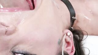 Tattooed stunner Joseline Kelly gives her best blowjob