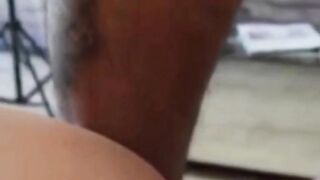 Hot WIFE se folla al de mantenimiento y le deja toda la crema!