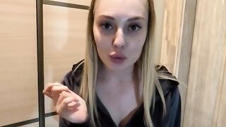 I can pay the delivery guy with sex - Courier Fucked a Beautiful Girl Bitch with Long