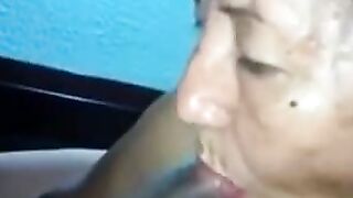 Il se tape une vieille grand mere poilue