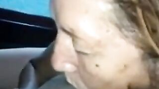 Il se tape une vieille grand mere poilue
