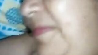 Il se tape une vieille grand mere poilue