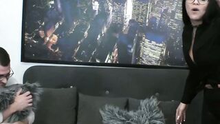 Mature sucks cocks in threesome before getting creampied