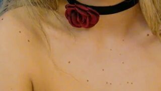 Hot Babe in Close Up Pussy Masturbation