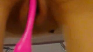 Hot Babe in Close Up Pussy Masturbation