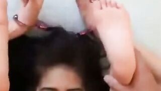 Jeune fille tres mignonne aime bien le sexe pervers