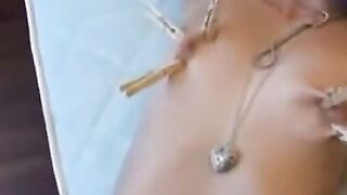 Jeune fille tres mignonne aime bien le sexe pervers