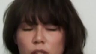 Amateur drills her holes with vibrators and gets facialized