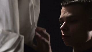 Submissive twink deepthroats hunk before raw doggystyle fuck