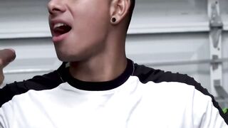 Twink creampied and fucked 3way bareback by jock cousins