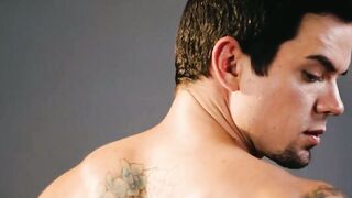 Fierce Dakota Payne tongue fucks with bearded Beau Butler