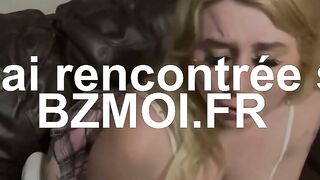 Blonde milfyshannon97 s est reveillee en voulant montrer ses seins