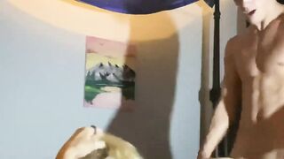 Ce couple a decide de se filmer en train de baiser avec une webcam