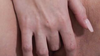 Sexy blondes decides to have a little fun with herself and finger fuck her pussy