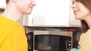 Giving a good blowjob is the only housework for Winter Jade