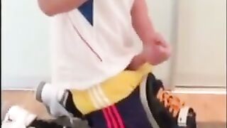 Twink Handjob Amateur Video - Sehr Geil