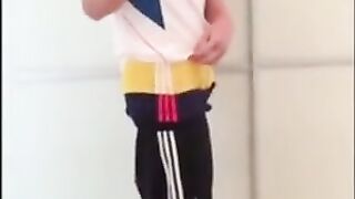 Twink Handjob Amateur Video - Sehr Geil