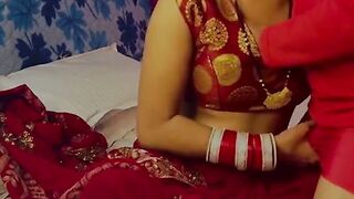 Akeli Sexy Sauteli Maa Ko Bete Bedroom Chudai Kari